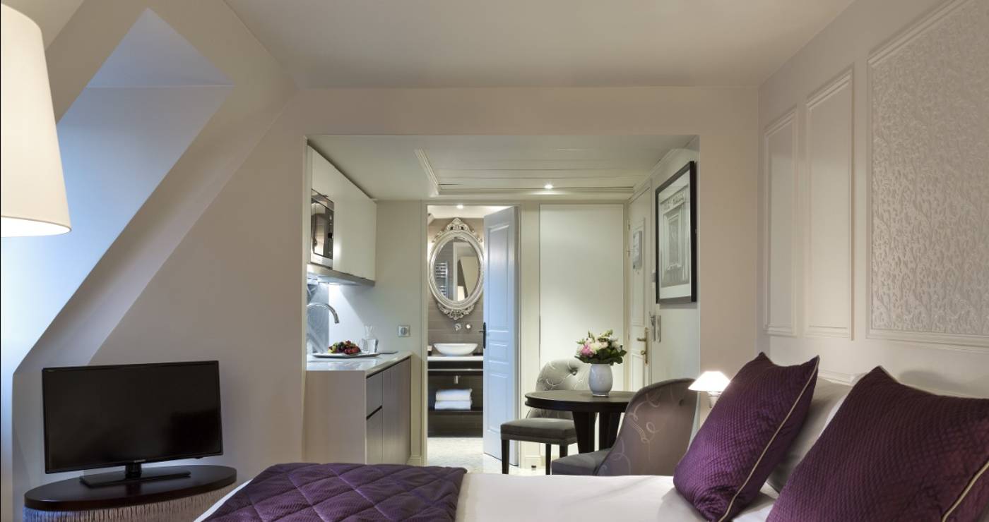 La-Clef-Louvre-Paris-by-The-Crest-Collection-Room-14