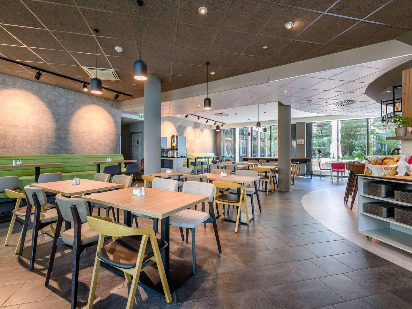 Novotel-Suites-Muenchen-Parkstadt-Schwabing-Restaurant-44