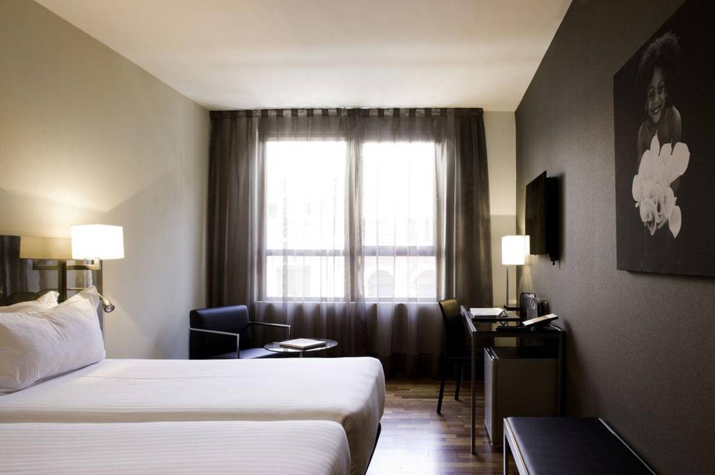 AC-Madrid-Avendia-de-America-General-view-35