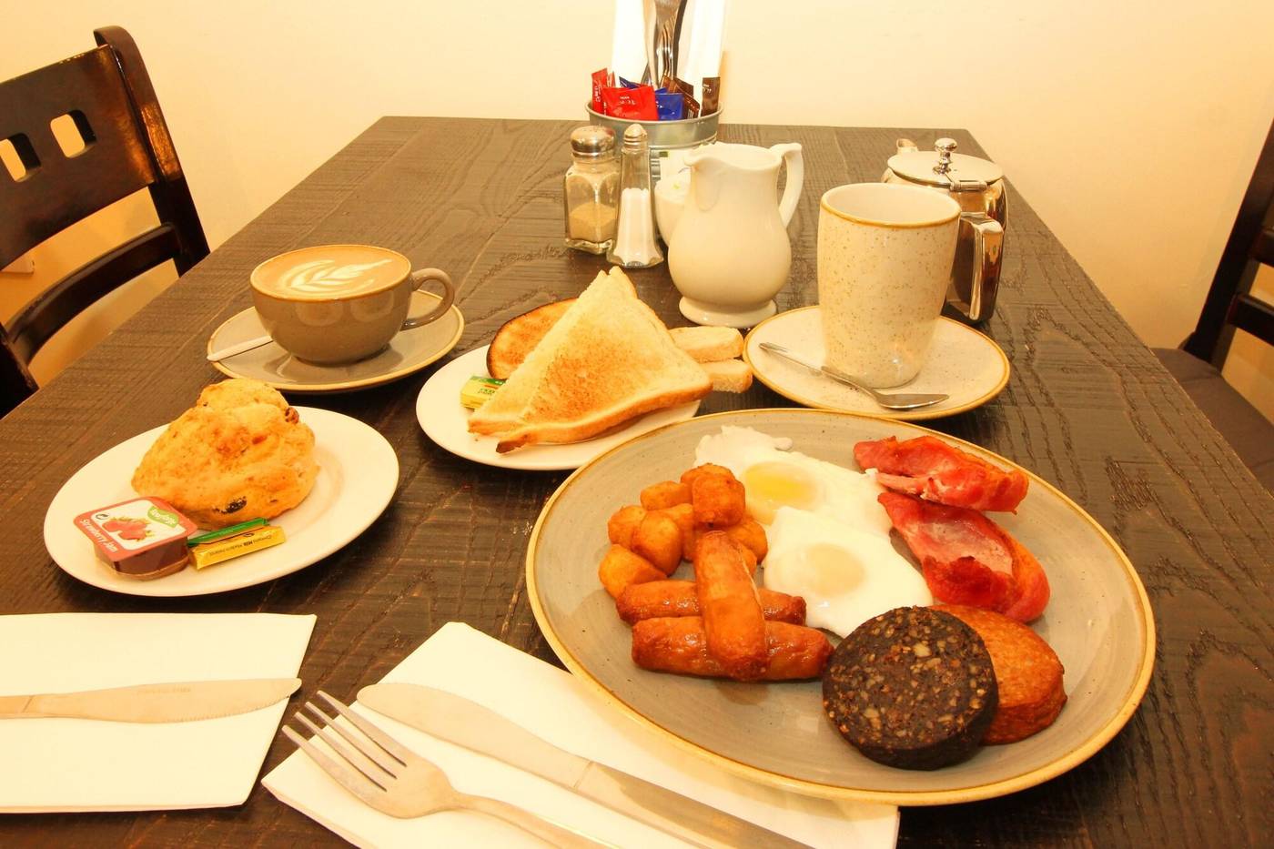 Tom-Dick-and-Harriet-s-Restaurant-28