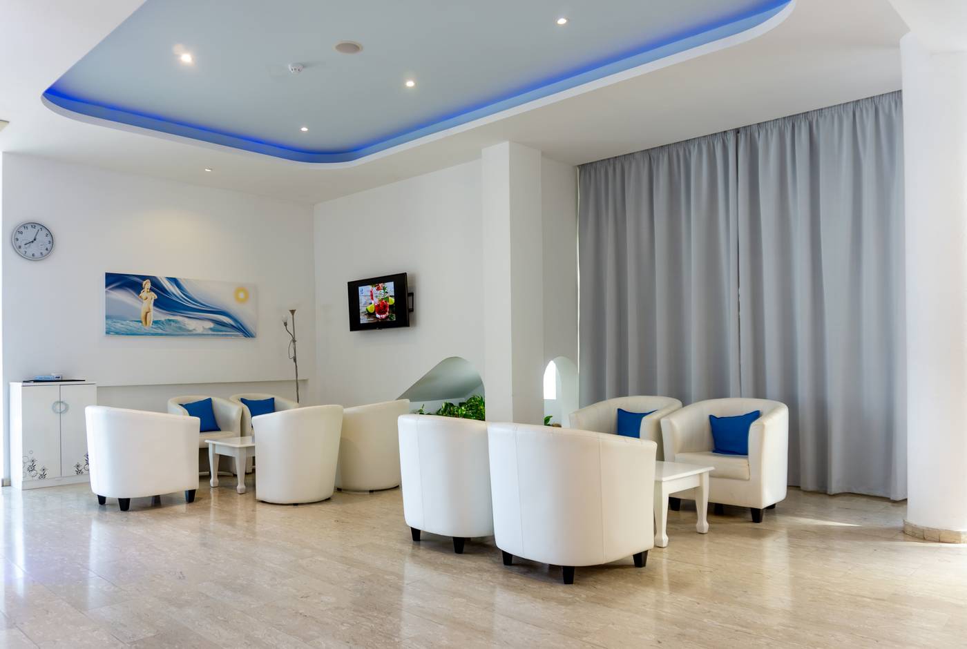 Anonymous-Beach-Hotel-Lobby-31