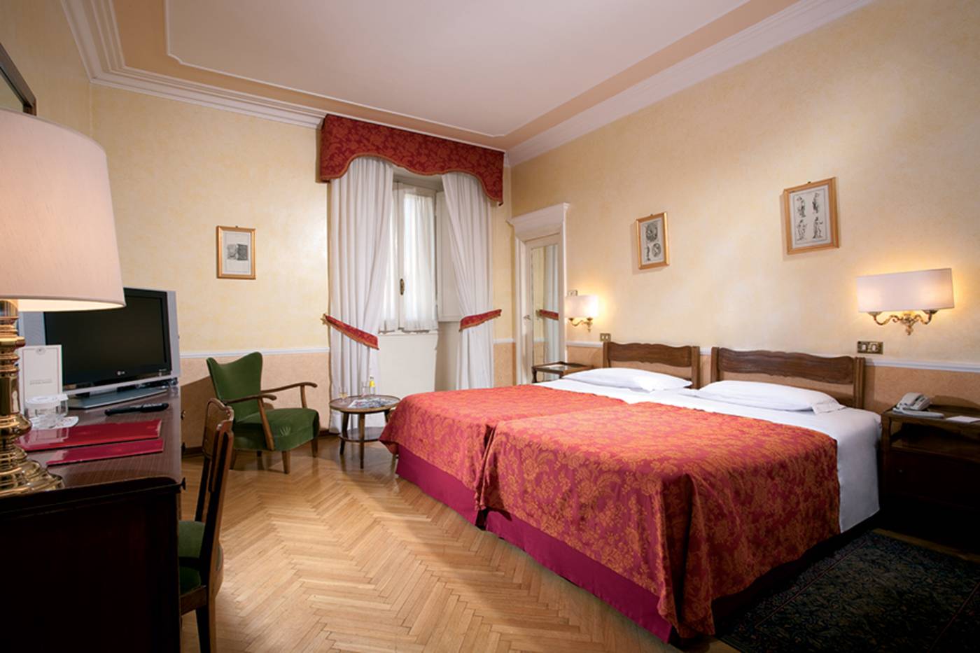 Bettoja-Hotel-Massimo-d-Azeglio-Room-21