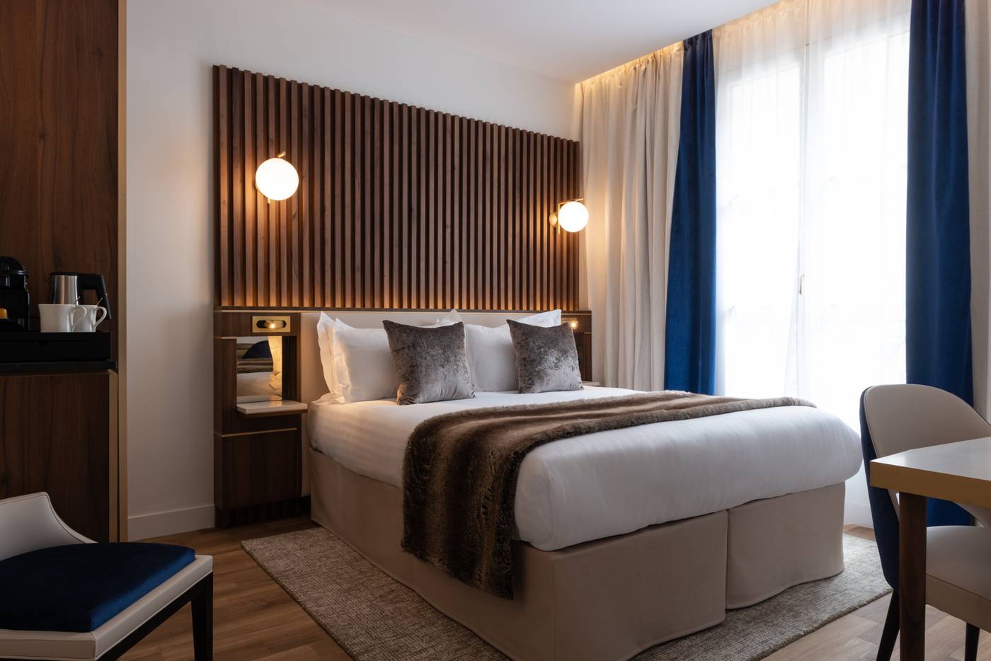 Hotel-Lord-Byron-Room-17