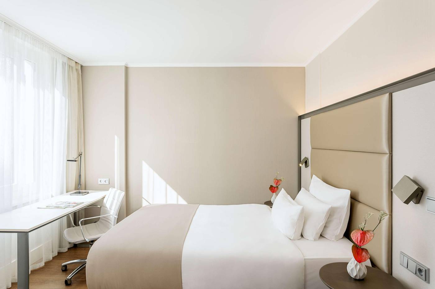 NH-Collection-Berlin-Mitte-am-Checkpoint-Charlie-Room-38