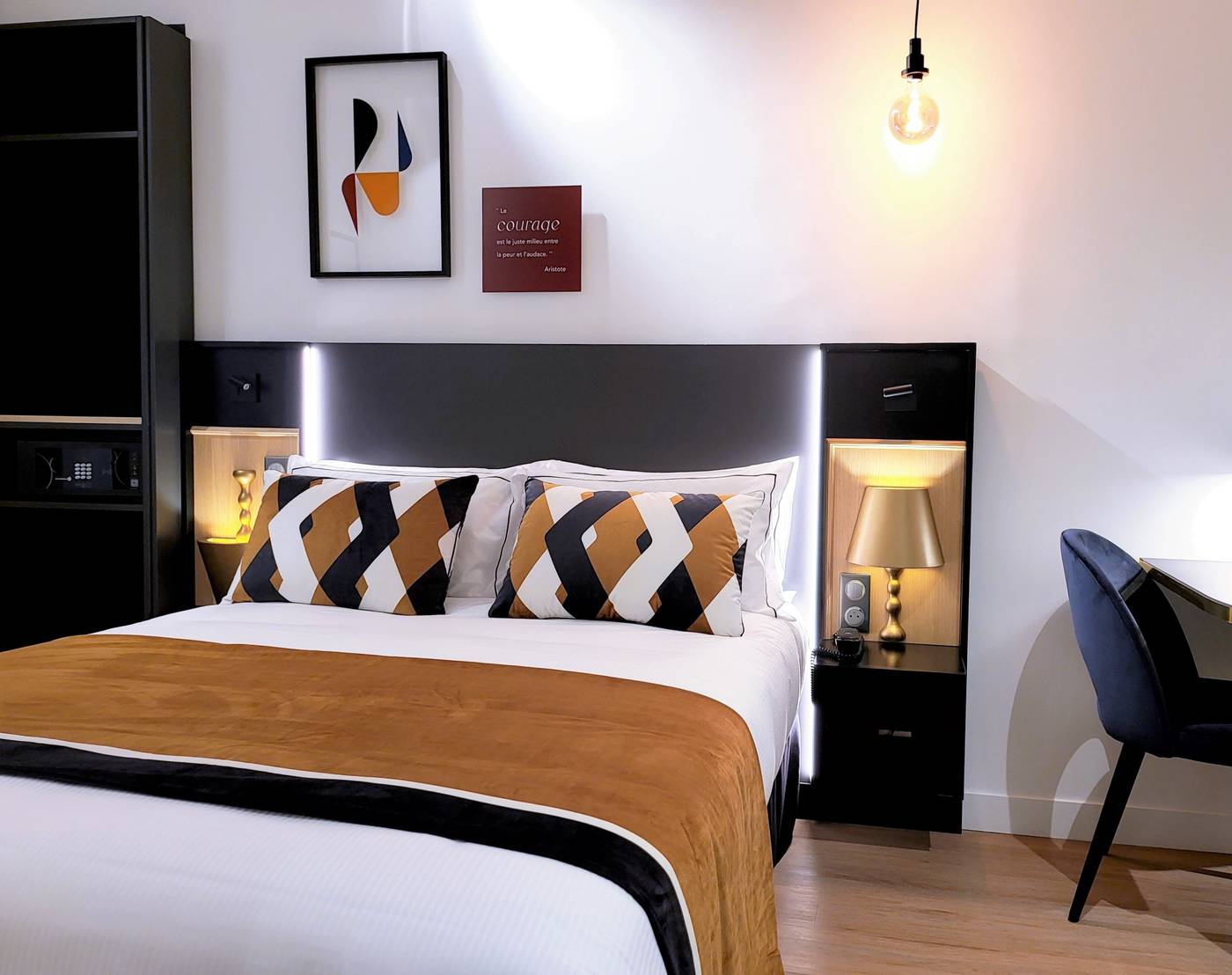 Star-Champs-Elysees-Room-17