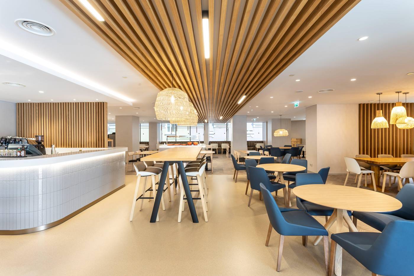 Holiday-Inn-Lisboa-Bar-16