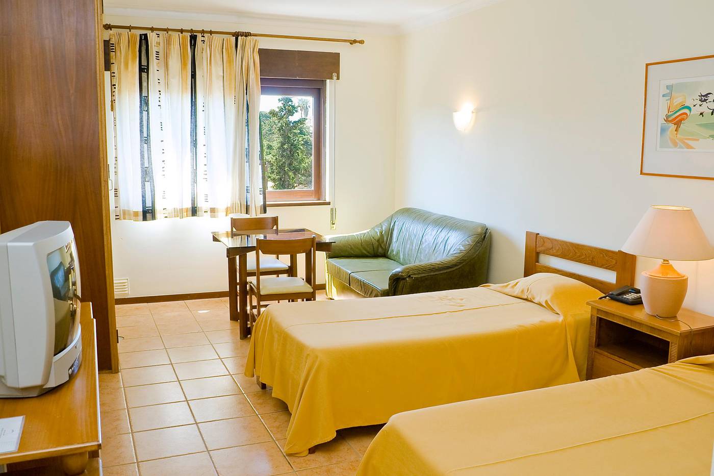 Apartamentos-da-Balaia-Room-23