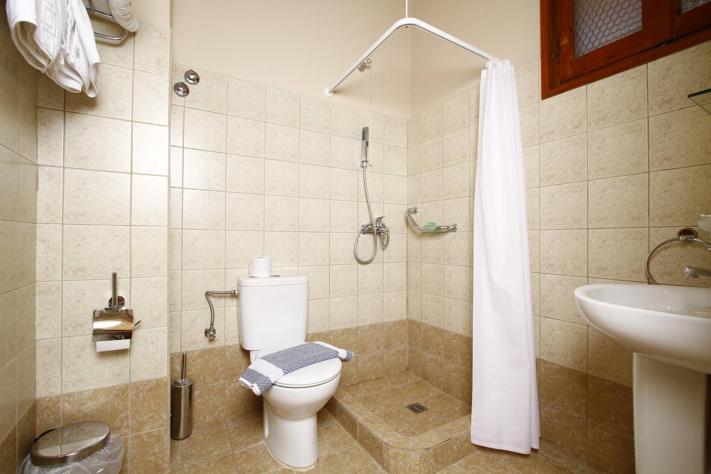 Bintzan-Inn-Room-30