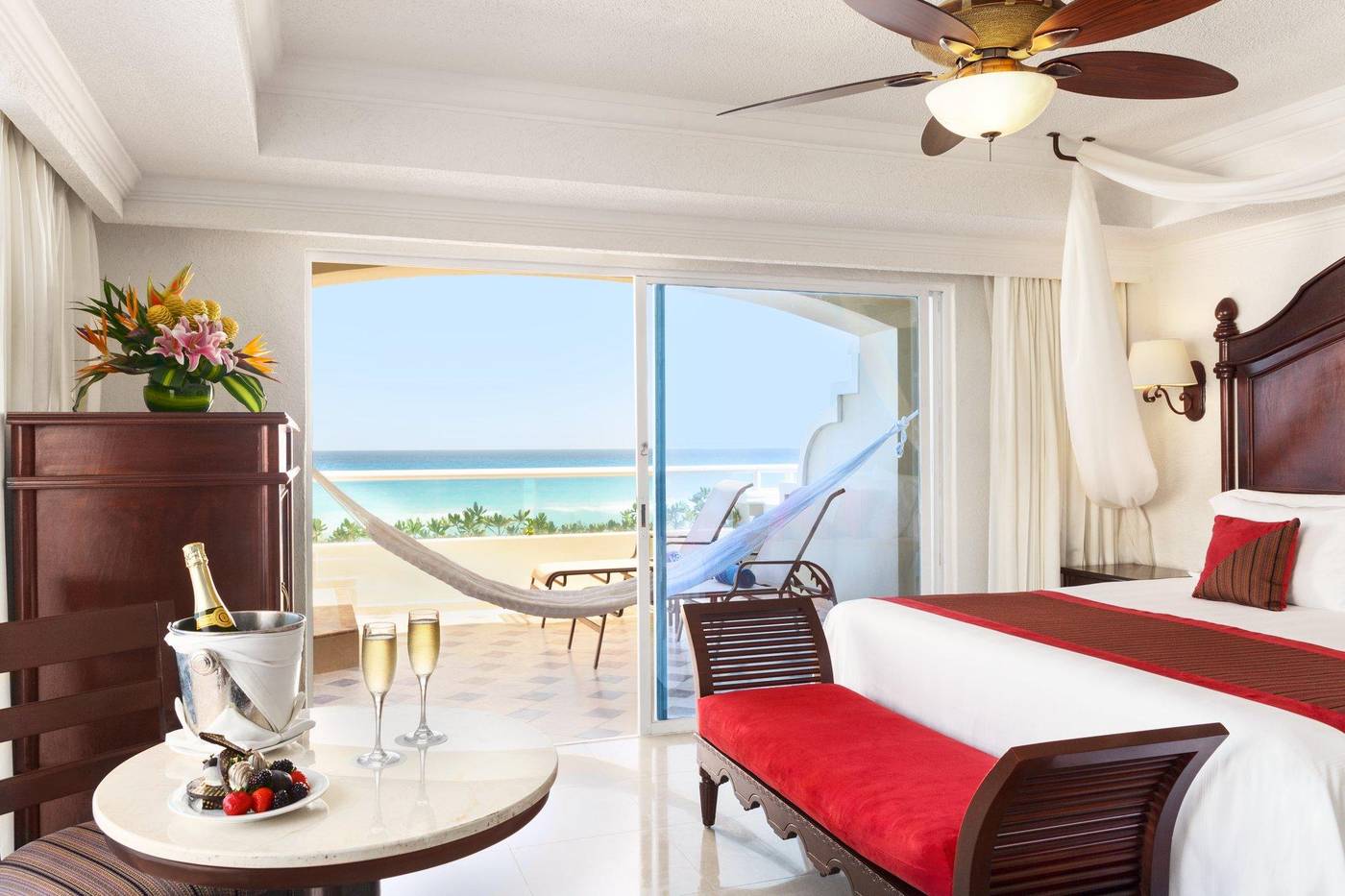 Sunscape-Resort---Spa-Room-30