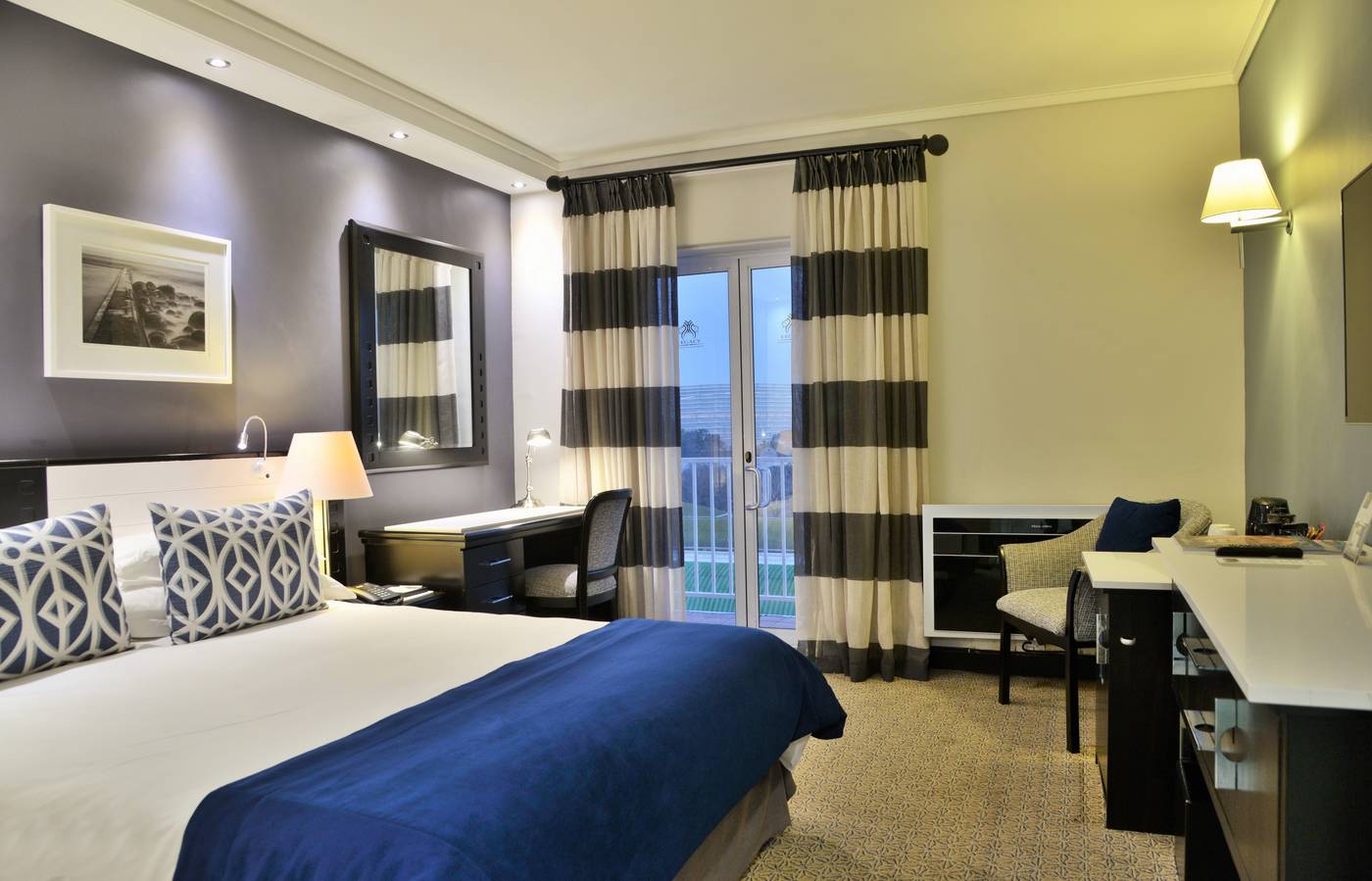 The-Commodore-Room-26