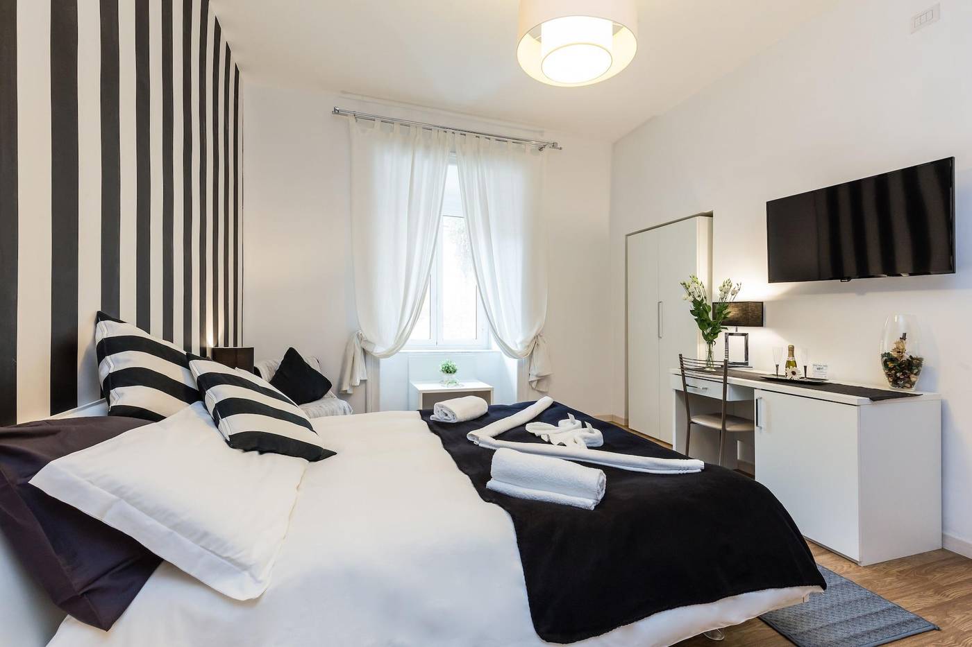 Rione-Monti-Suites-Room-8