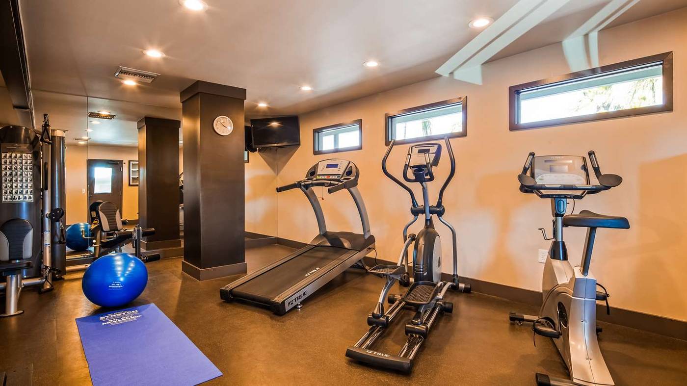 Best-Western-Plus-Pavilions-Sports-and-Entertainment-44