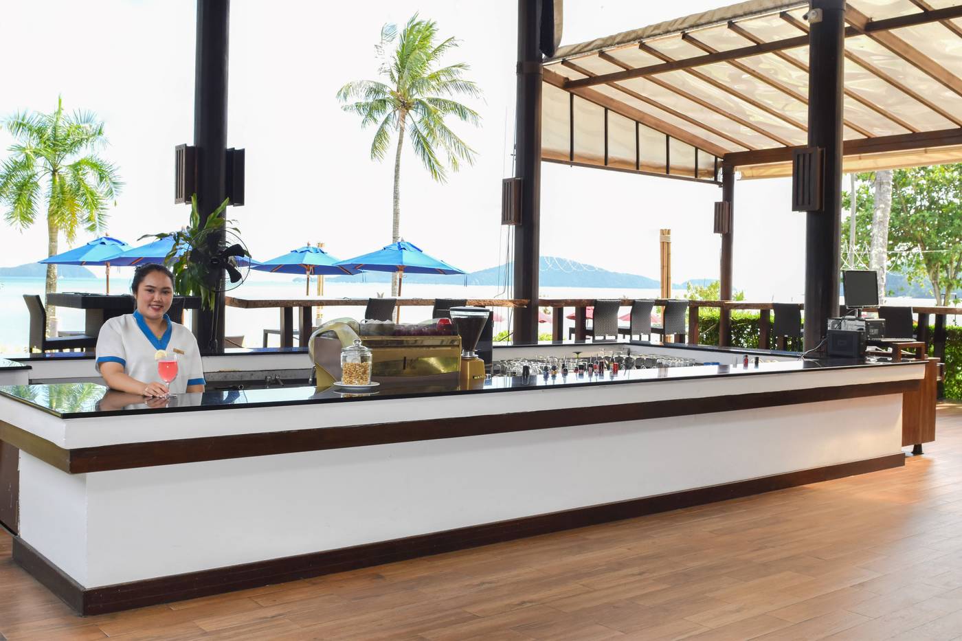 Vijitt-Resort-Phuket-Bar-50