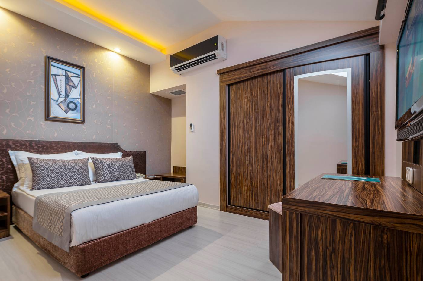 Club-Hotel-Turan-Prince-World-Select-Villa-Room-36