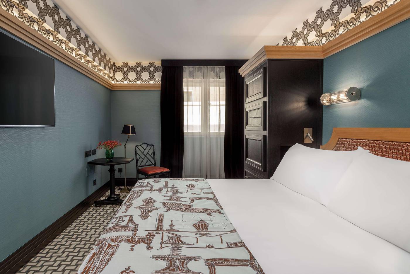 Room-Mate-Alba-Room-19