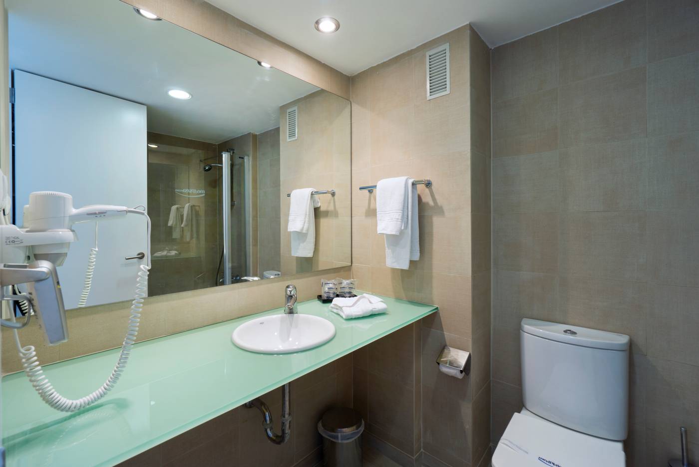 Medplaya-Hotel-Calypso-Room-35