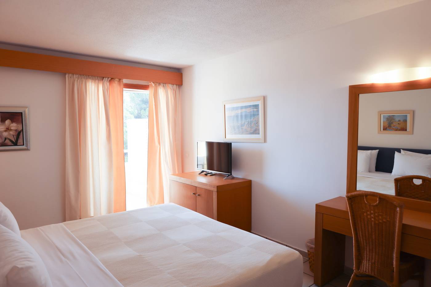 Kanapitsa-Mare-Room-28