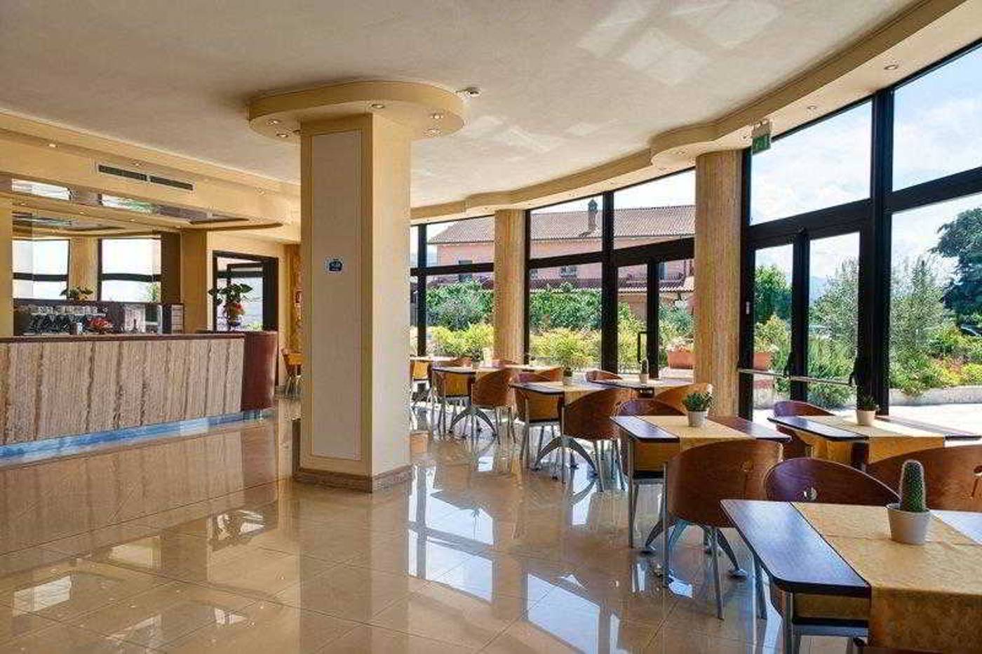 BEST-WESTERN-Galileo-Palace-Hotel-General-view-6