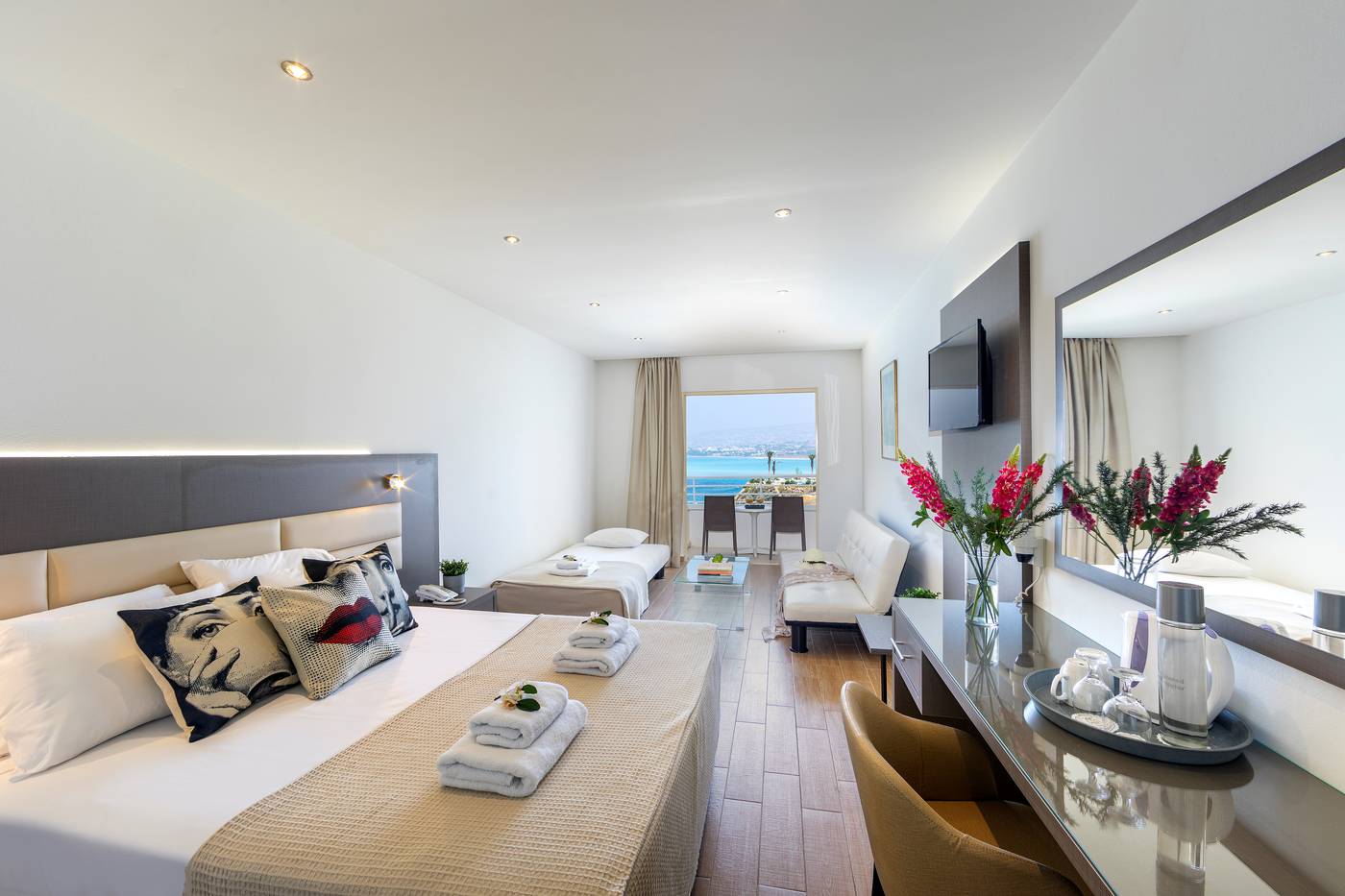 Queens-Bay-Hotel-Room-26