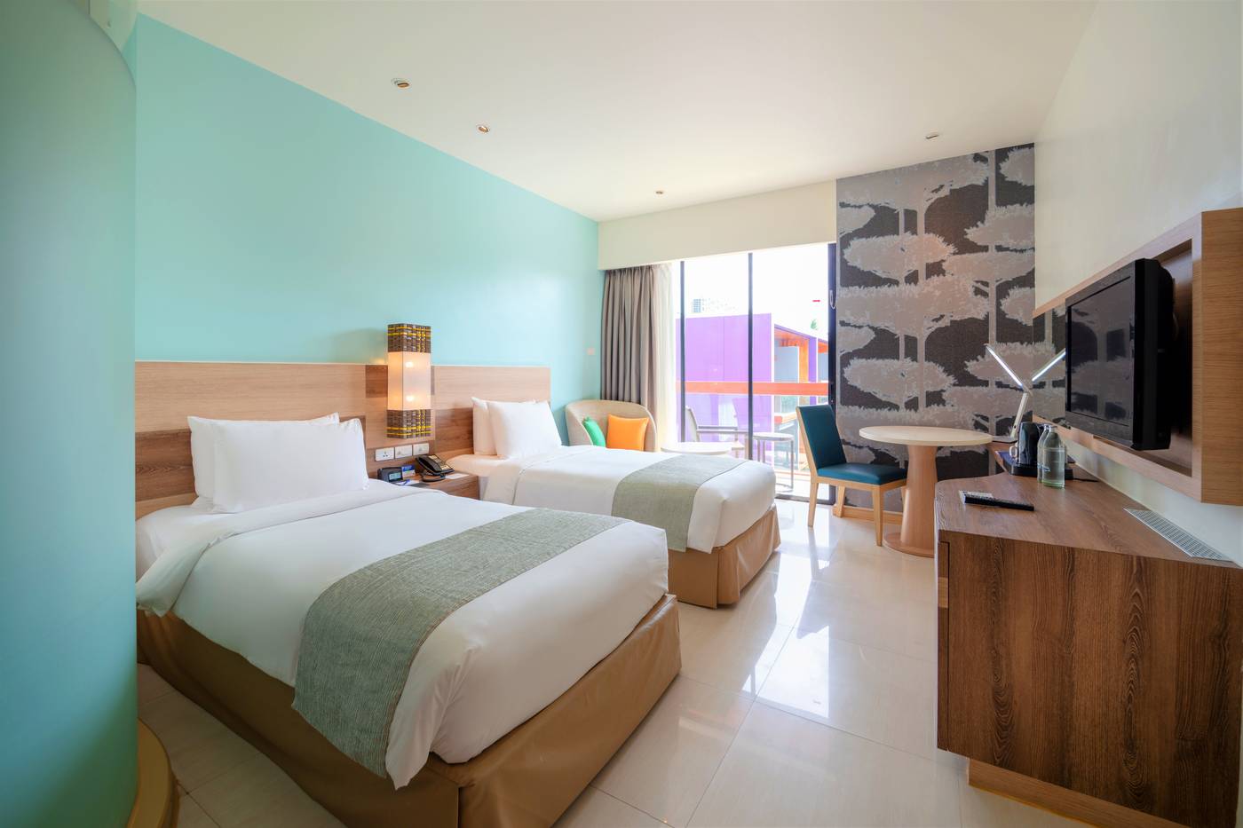 Holiday-Inn-Express-Phuket-Patong-Beach-Central-Room-26