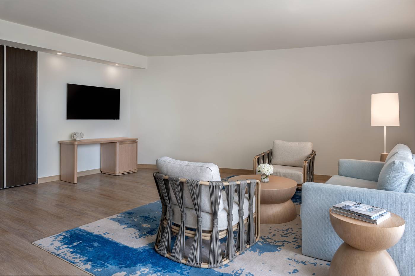 Crowne-Plaza-Hotel-Abu-Dhabi-Yas-Island-Room-32