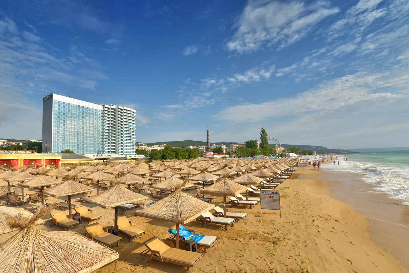 International-Hotel-Casino---Tower-Suites-Beach-60
