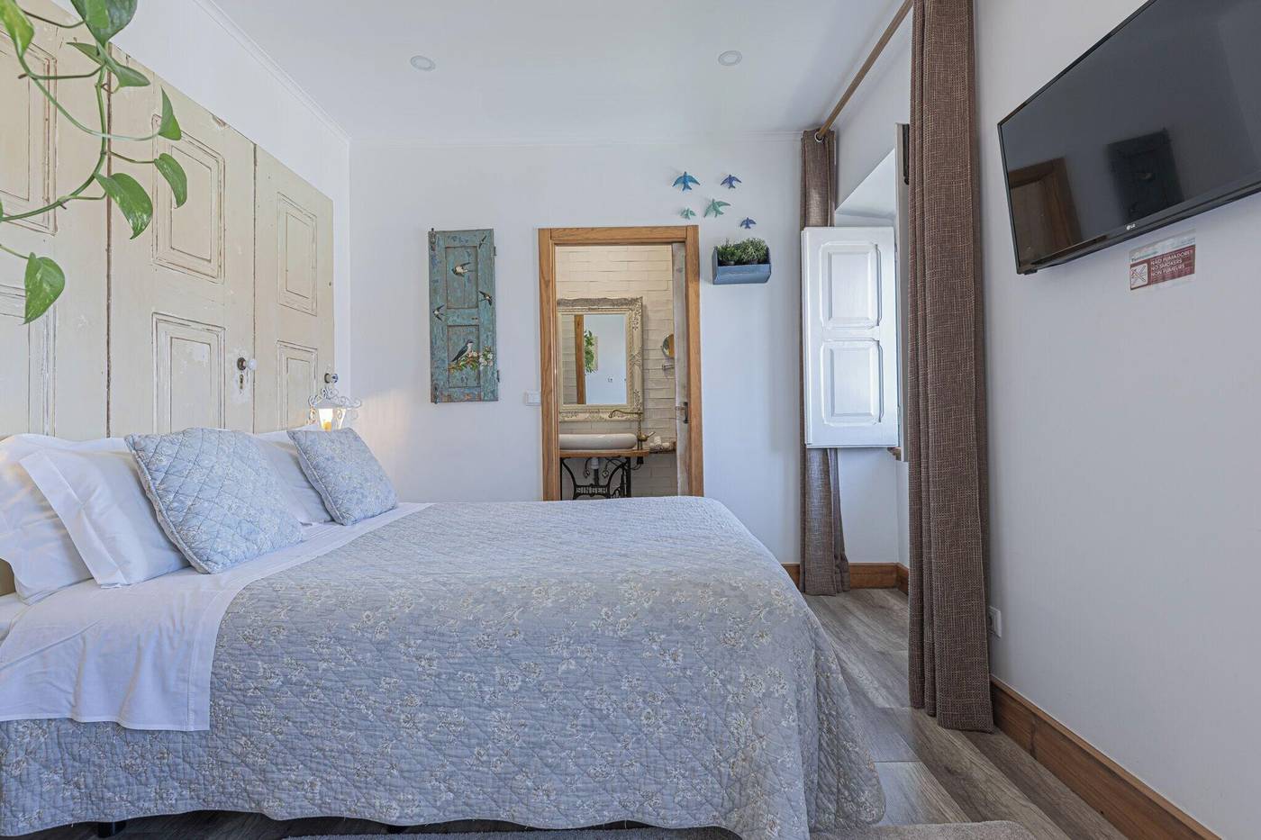 Ninho-Saloio-Room-23