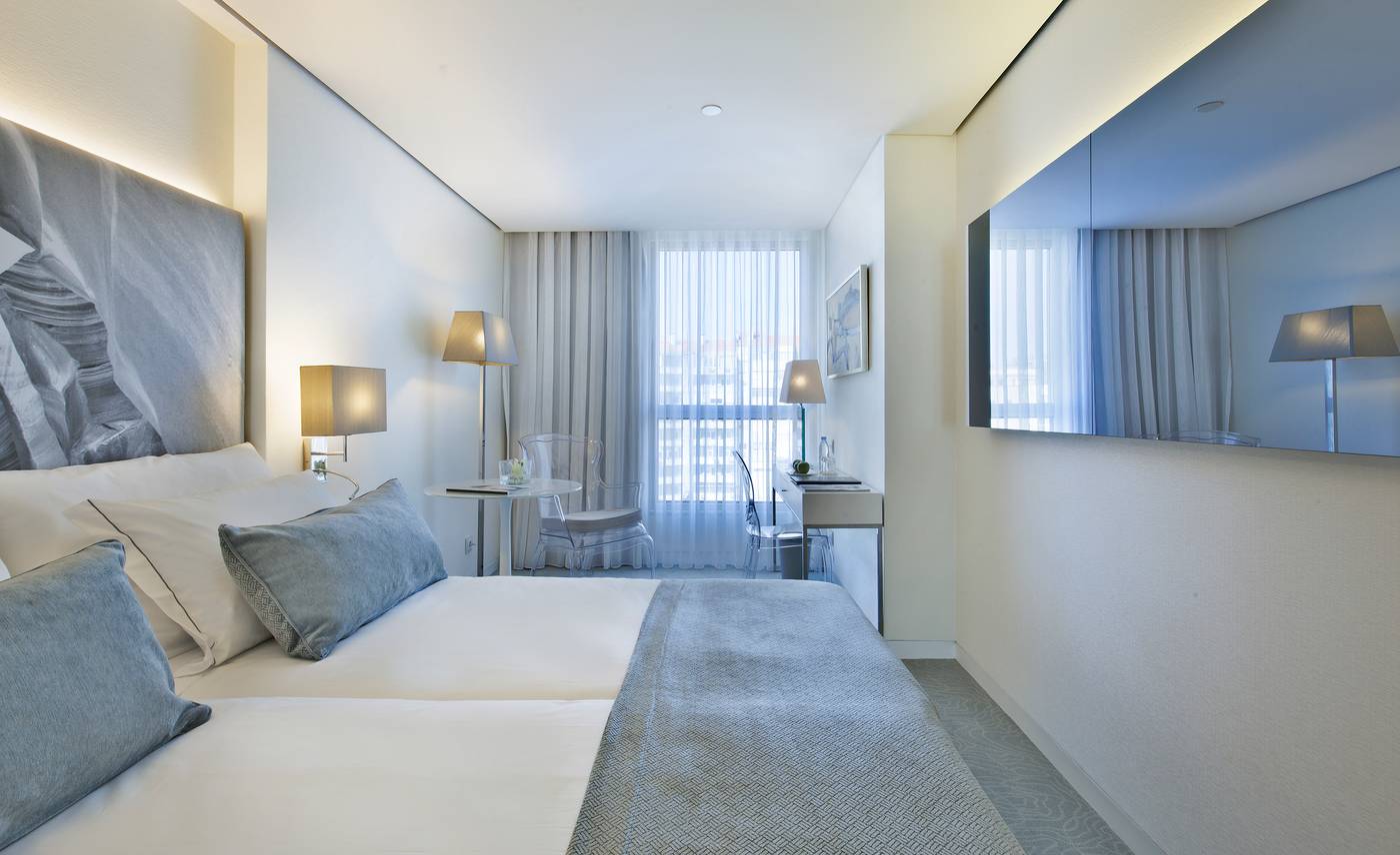 White-Lisboa-Room-15