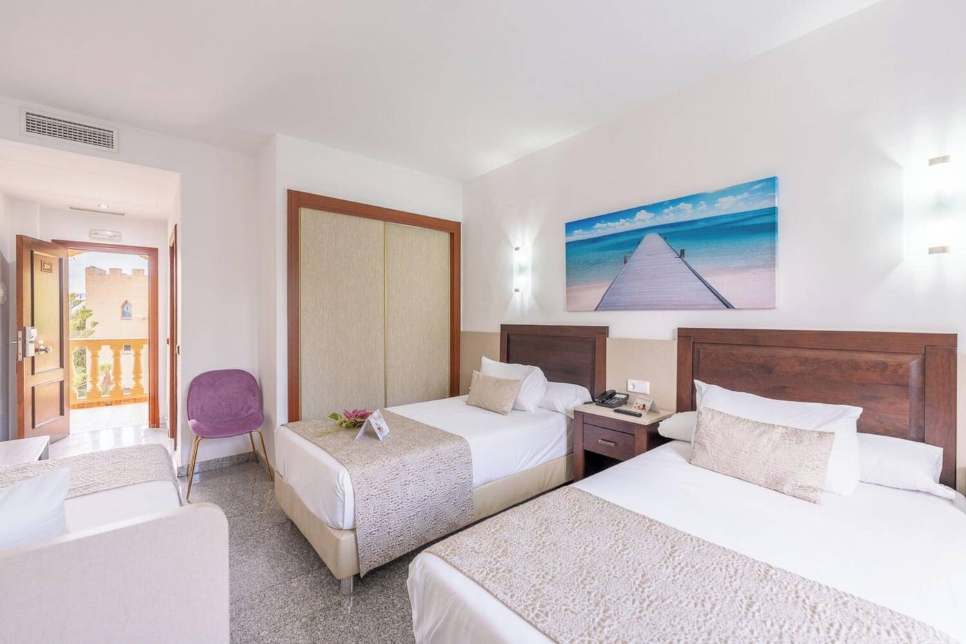 Hotel-Plaza-del-Castillo-Room-17