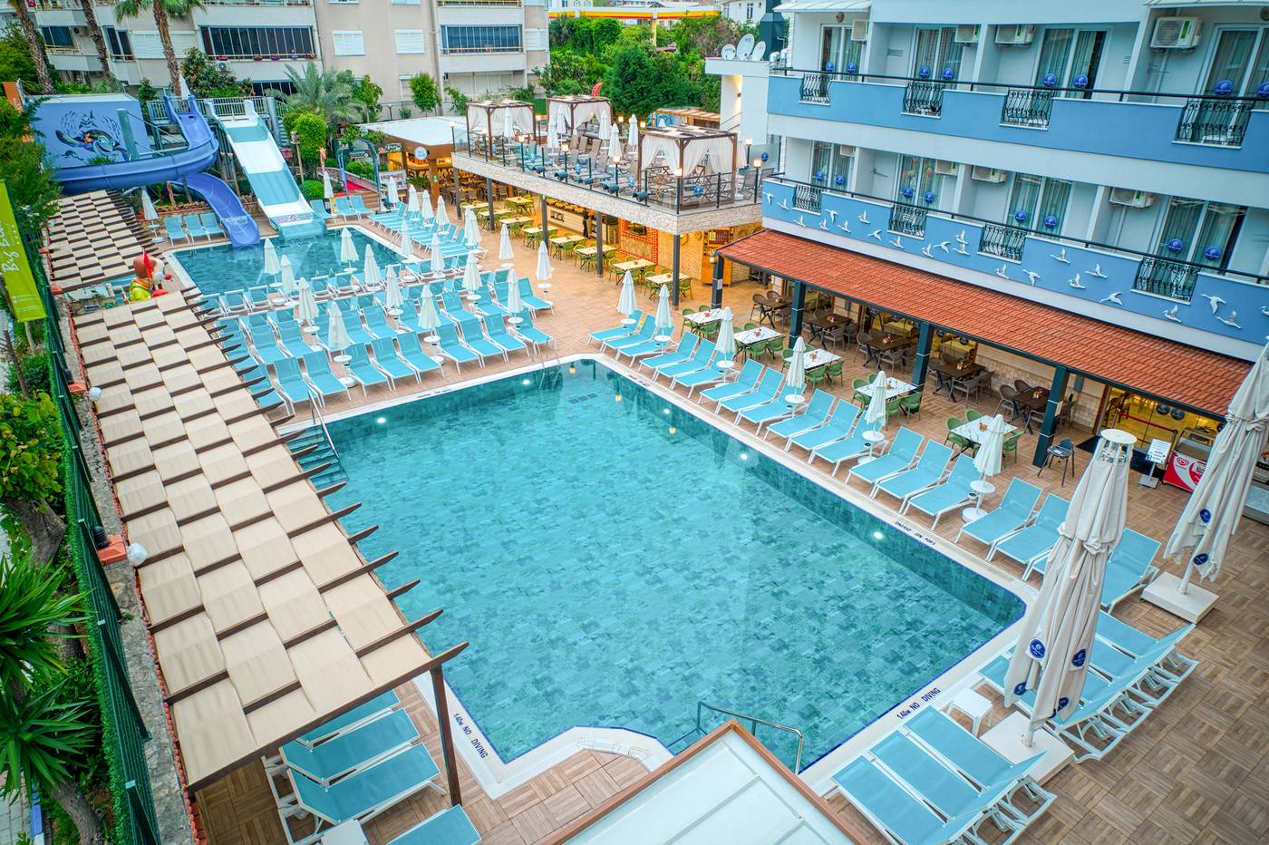 Big-Blue-Suite-Hotel-Pool-7