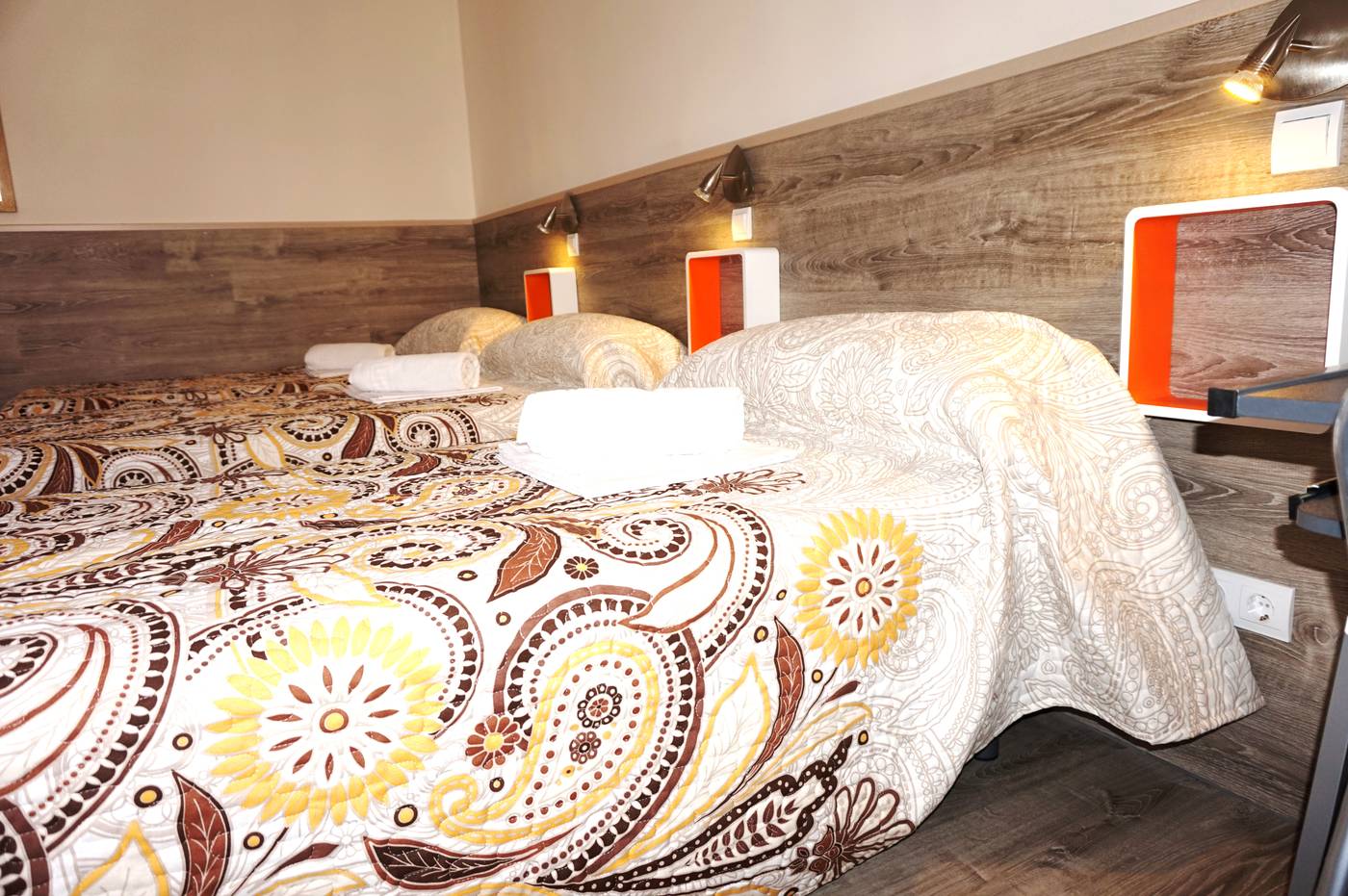 Mucho-Madrid-Room-46