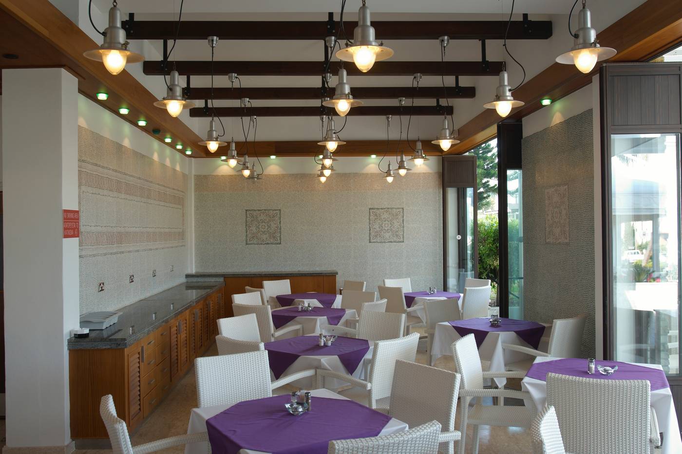 Senator-Hotel-Apartments-Restaurant-52