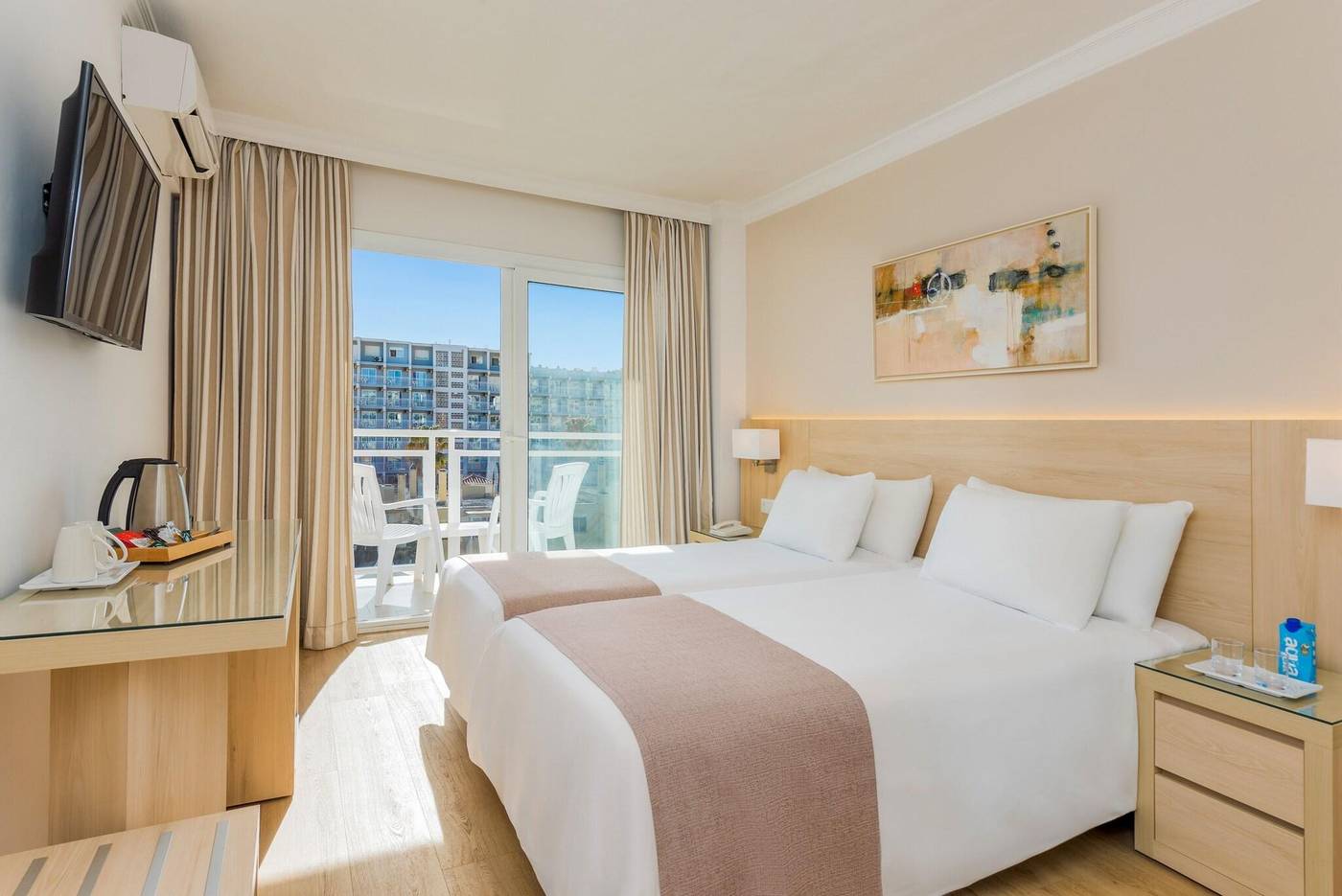Las-Arenas-Affiliated-by-Melia-Room-33