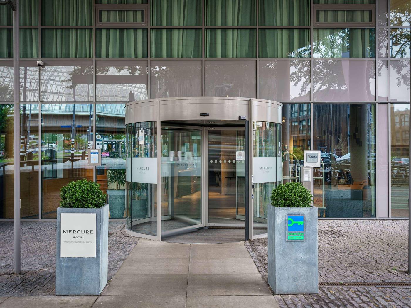 Mercure-Hotel-Amsterdam-Sloterdijk-Station-General-view-2