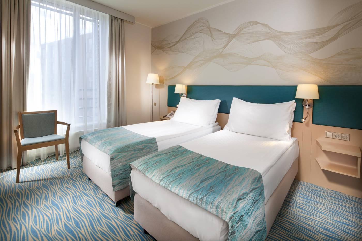 Holiday-Inn-Prague-Congress-Centre-Room-28