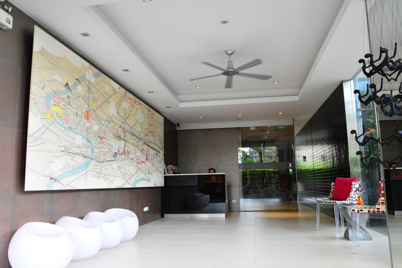 Trinity-Silom-Hotel-Lobby-3