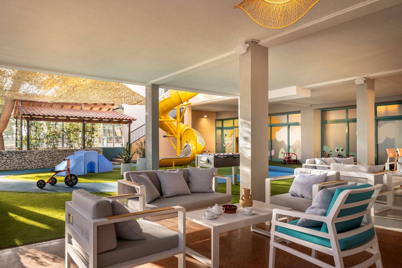 Sunny-Makarska-by-Valamar-Bar-37