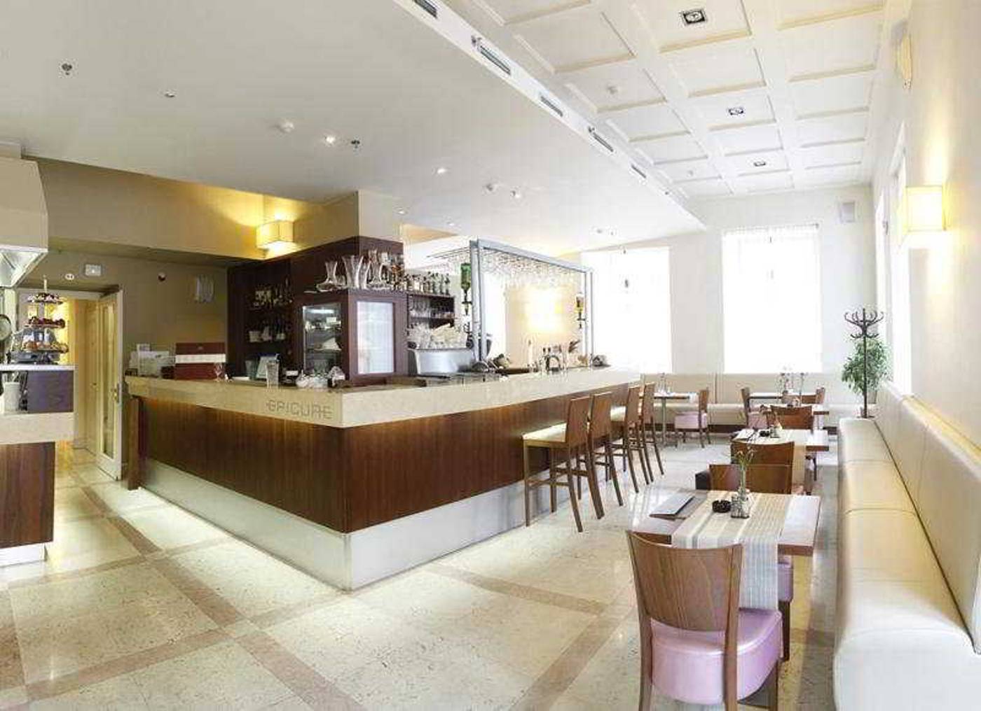 Hotel-Maestro-Bar-13