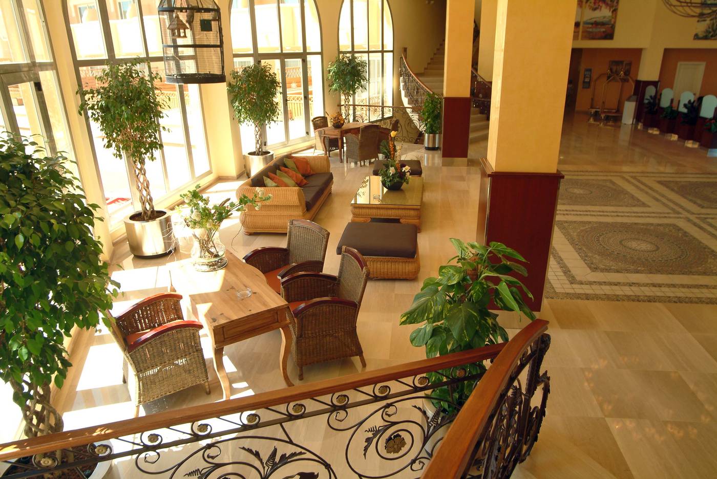 Ohtels-La-Hacienda-Lobby-48