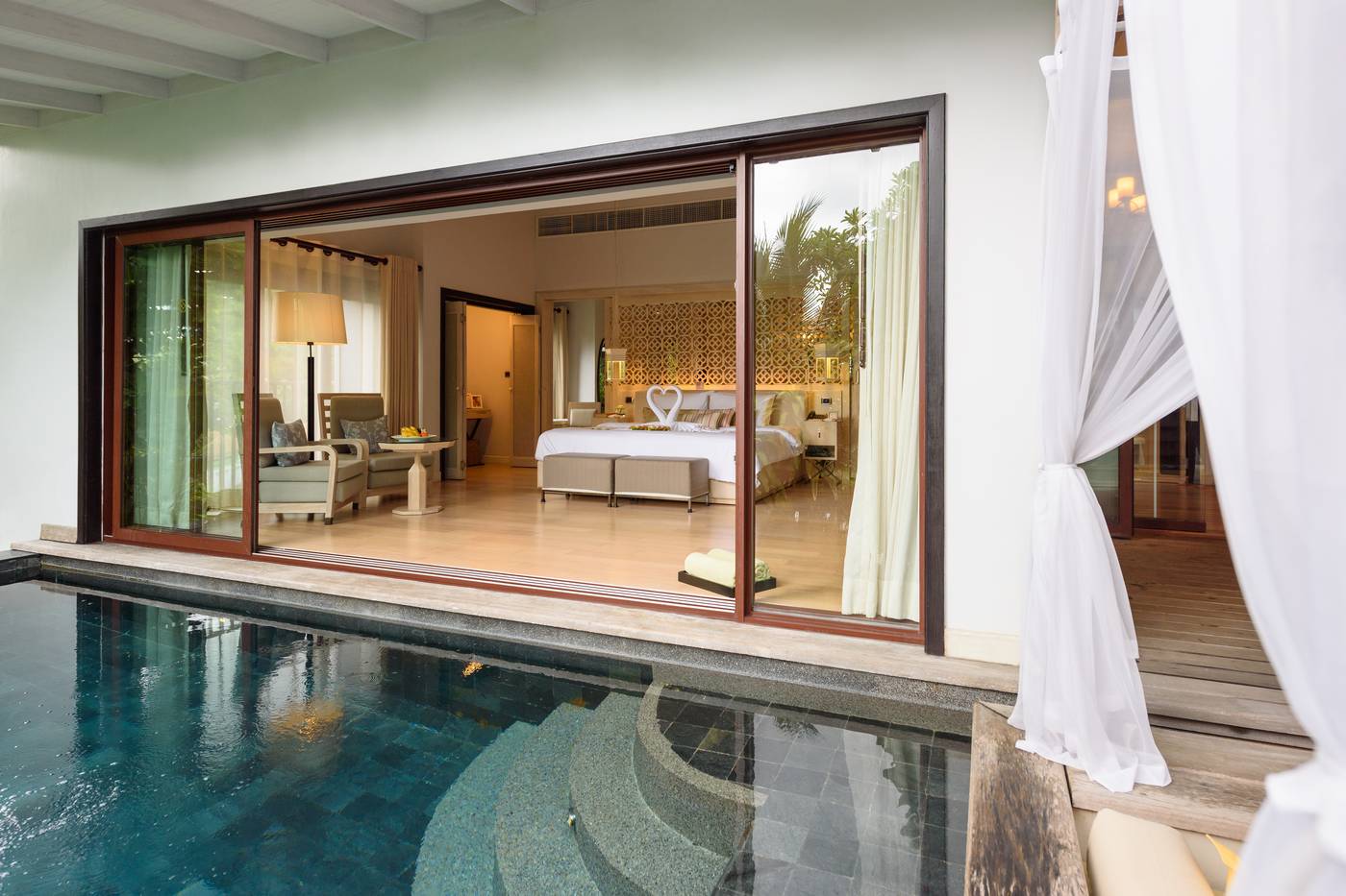 The-Shore-at-Katathani-Room-60