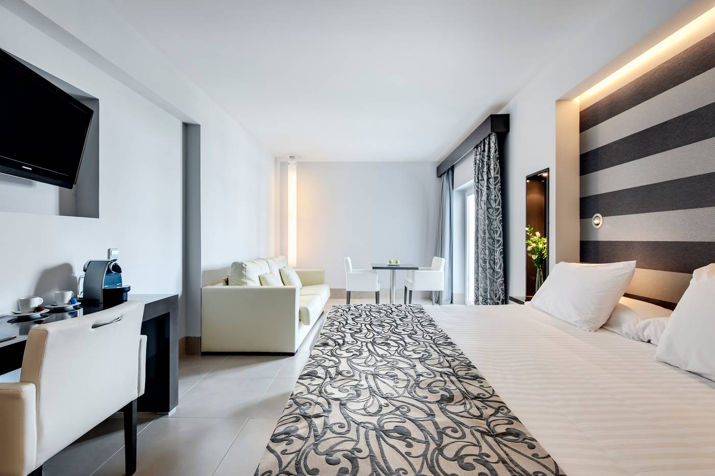 Barcel-----Hamilton-Menorca-Room-28