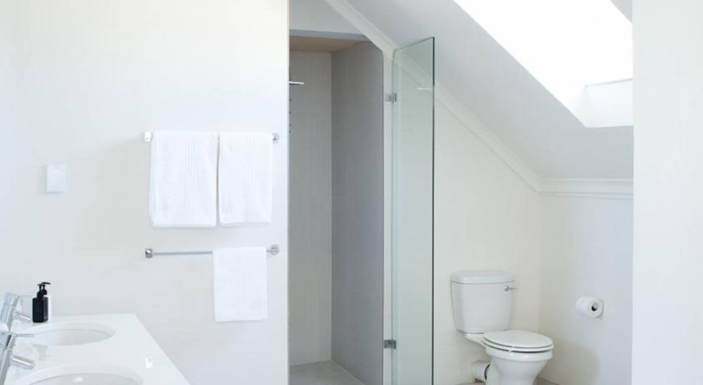 The-Clarendon-Fresnaye-Hotel-Room-17