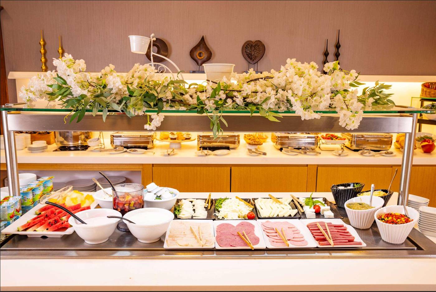 Ramada-by-Wyndham-Istanbul-Alibeykoy-Restaurant-30