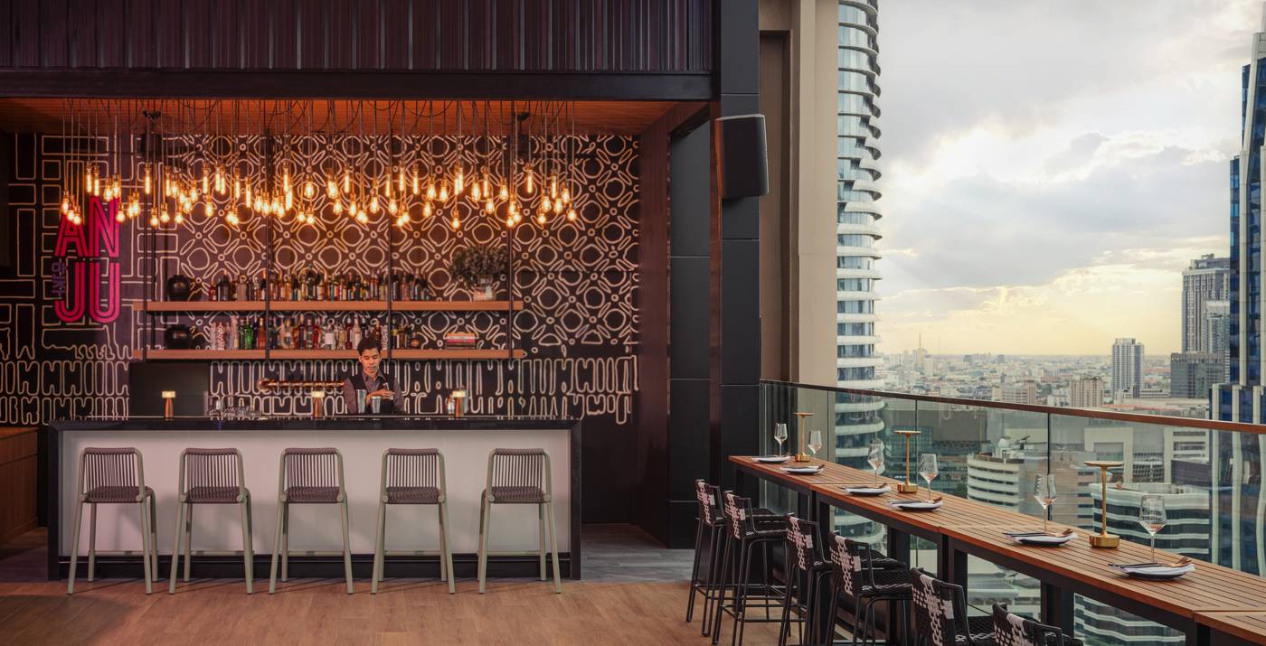 Sindhorn-Midtown-Hotel-Bangkok--Vignette-Collection-Bar-11
