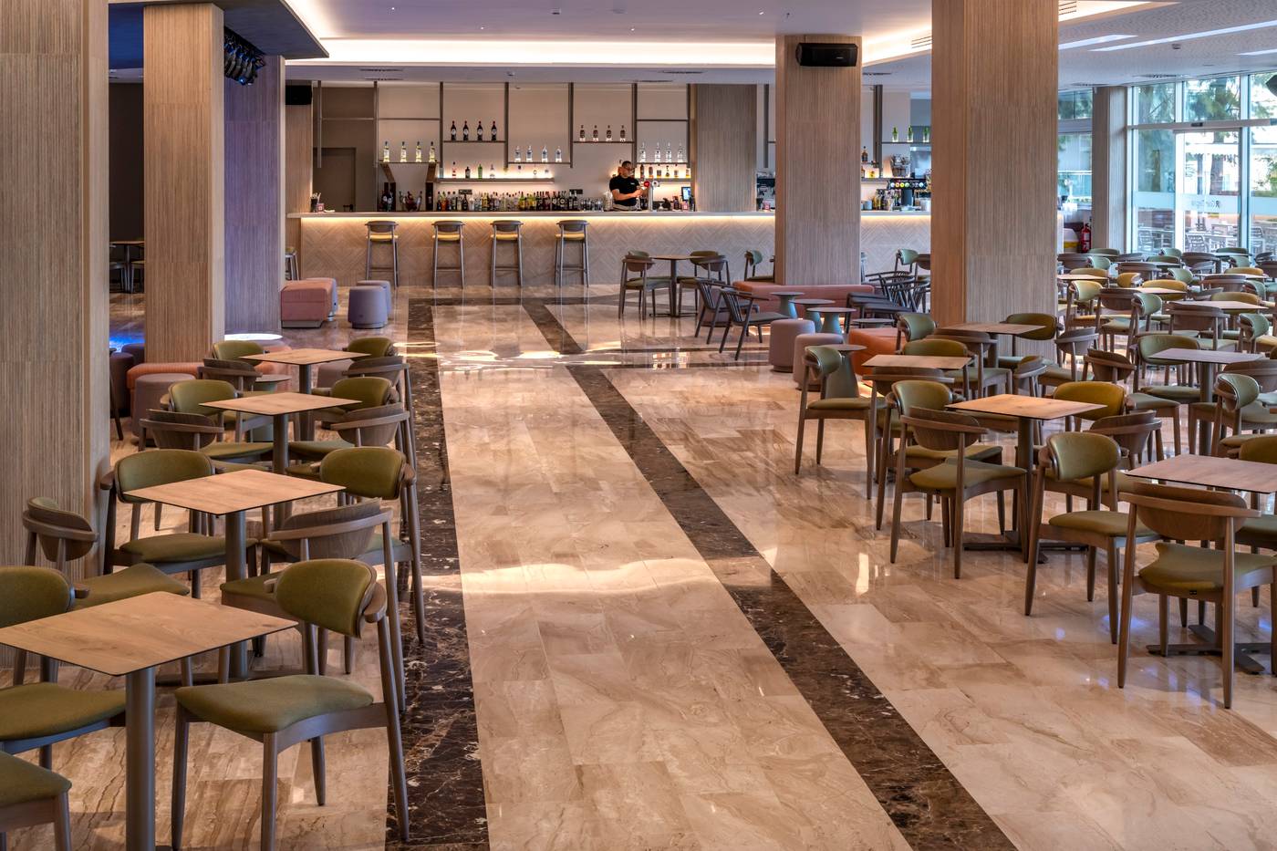 4R-Gran-Regina-Hotel-Bar-32