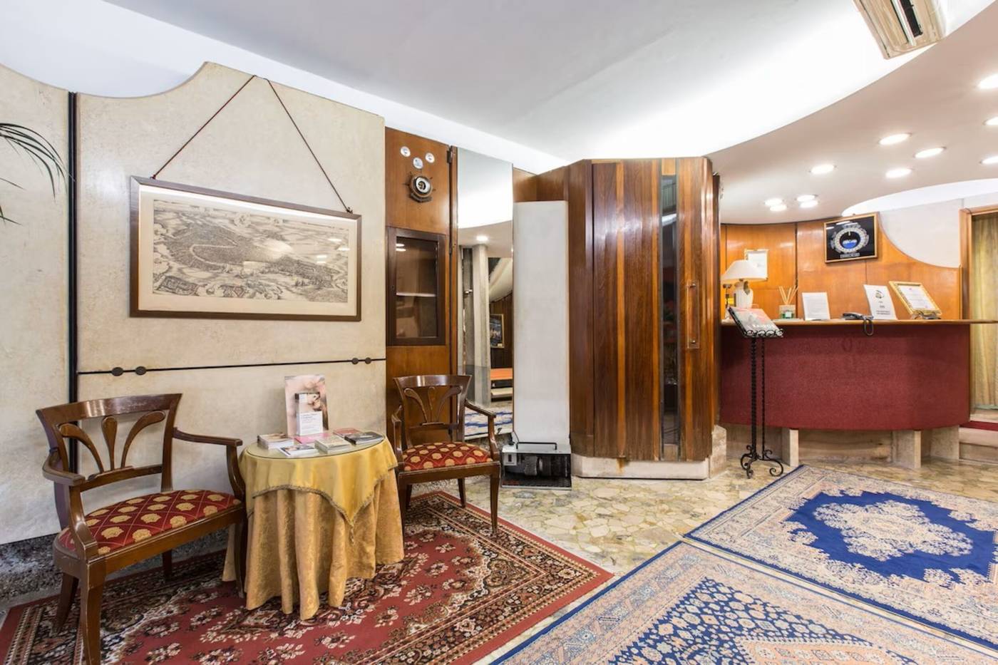 Ambassador-Tre-Rose-Lobby-2