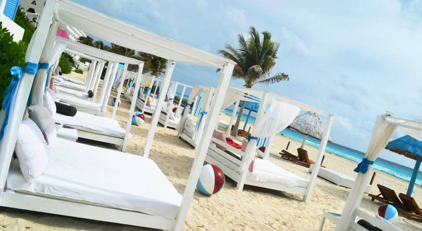 The-Pyramid-at-Grand-Oasis-Beach-95