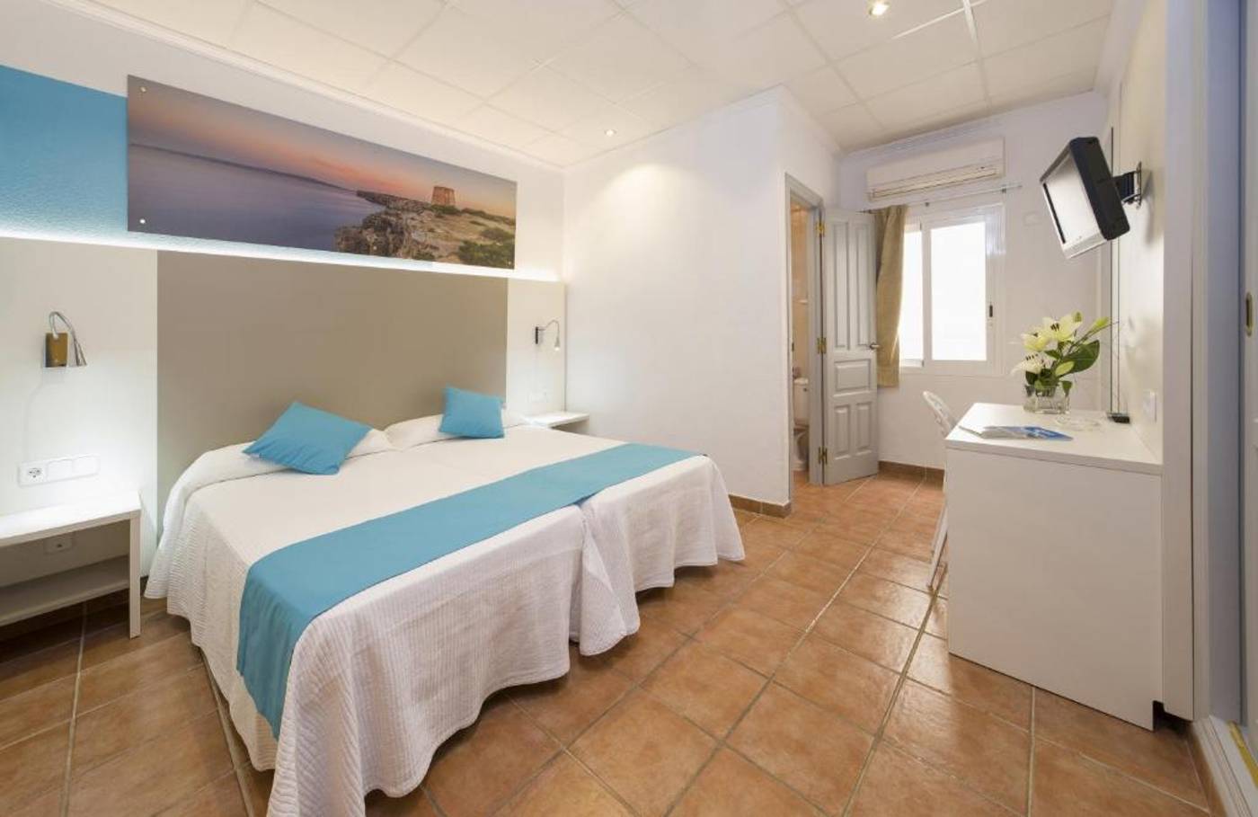 Hostal-Adelino-Room-11