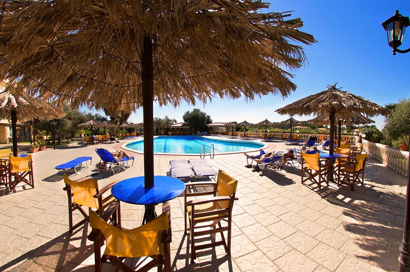 Lorenzo-Hotel---Apartments-Pool-6