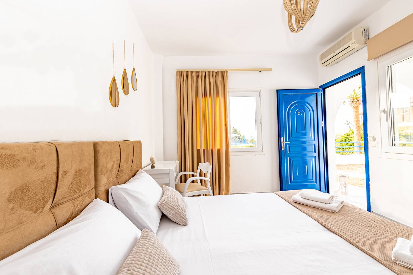 Theo-Bungalows-Room-45